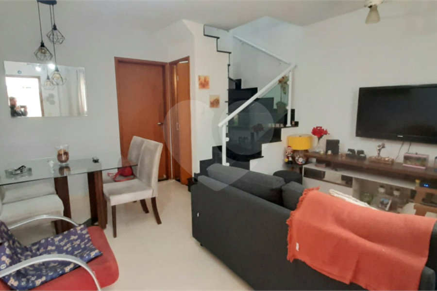 Casa à venda com 2 suítes no condomínio Alto da Serra, São Paulo - SP