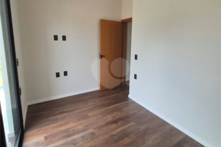 Casa à venda com 3 quartos, sendo 1 suíte,  no condomínio Horto Florestal Villagio, Sorocaba - SP