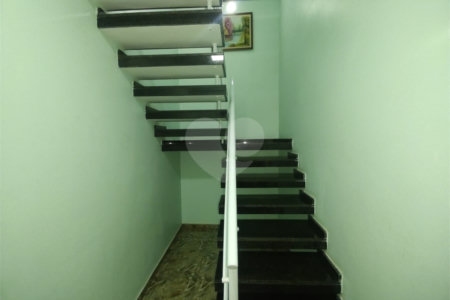 Casa à venda com 2 suítes no condomínio Morada das Hortênsias, São Paulo - SP