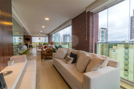 Apartamento à venda com 4 suítes em Campo Belo, São Paulo, SP