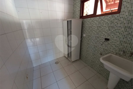 Sobrado à venda com 3 quartos, sendo 1 suíte, em Lar São Paulo, São Paulo, SP