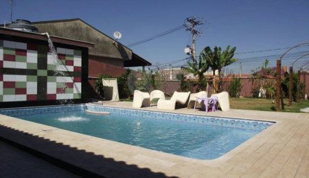 Casa Térrea à venda ou para alugar com 3 quartos, sendo 1 suíte,  em Jardim Celani, Salto, SP