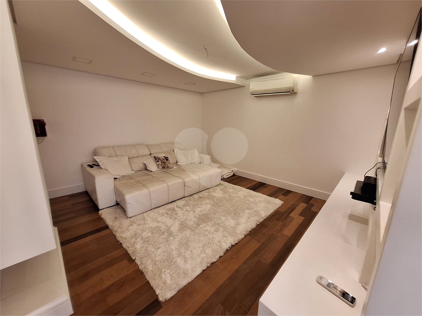 Casa à venda ou para alugar com 4 suítes no condomínio Residencial Monterey Ville, Mogi das Cruzes - SP