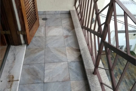 Sobrado à venda com 4 quartos, sendo 2 suítes,  em Bosque da Saúde, São Paulo, SP