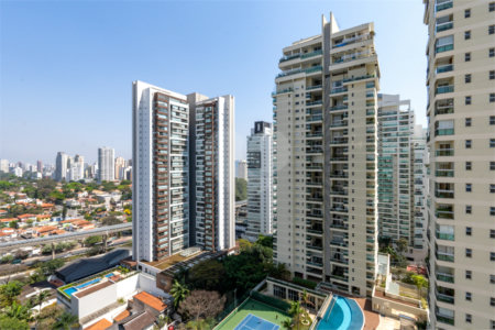 Apartamento à venda com 3 suítes em Campo Belo, São Paulo, SP
