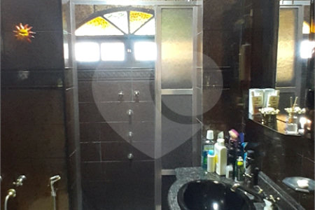 Casa à venda com 4 quartos, sendo 1 suíte, em Bangu, Rio de Janeiro, RJ