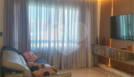 Casa à venda com 4 quartos, sendo 2 suítes,  em Vila Guilherme, São Paulo, SP