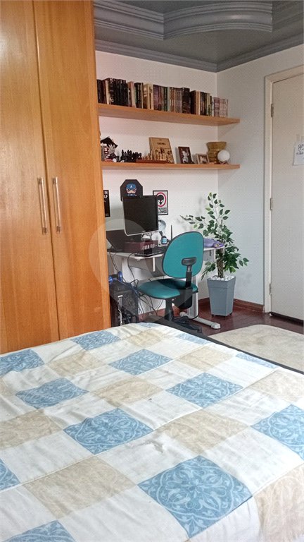 Casa à venda com 4 quartos, sendo 2 suítes, no condomínio Canamari, São Paulo - SP