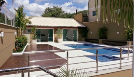 Casa à venda com 4 quartos, sendo 2 suítes, no condomínio Florada da Serra, São Paulo - SP