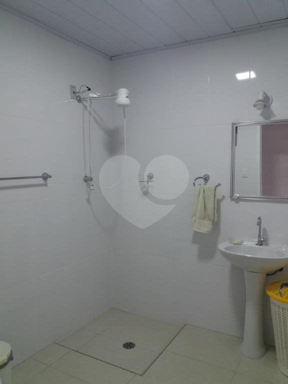 Casa à venda com 4 quartos, sendo 1 suíte,  em Jardim Helga, São Paulo, SP