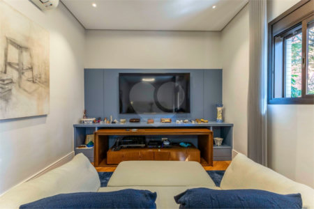 Apartamento à venda com 4 quartos, sendo 3 suítes, em Moema, São Paulo, SP