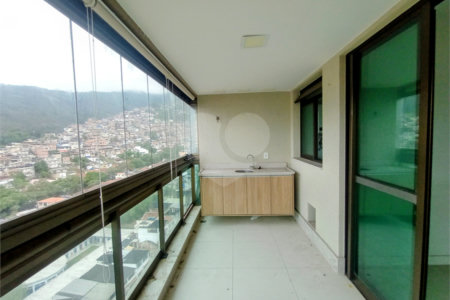 Apartamento para alugar com 3 quartos, sendo 1 suíte, em Rio Comprido, Rio de Janeiro, RJ