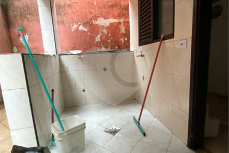 Casa à venda com 3 quartos, sendo 1 suíte, em Vila Valença, São Vicente, SP