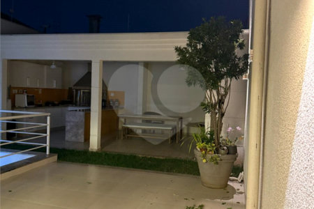 Casa à venda com 4 suítes no condomínio East Village, São Paulo - SP