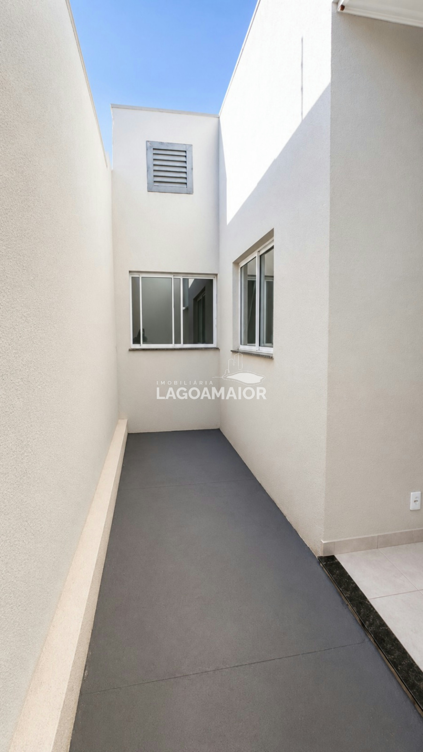 Casa à venda com 2 quartos, sendo 1 suíte,  em Jardim dos Ipes, Três Lagoas, MS