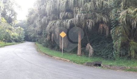 Terreno à venda no condomínio Alpes da Cantareira, Mairiporã - SP