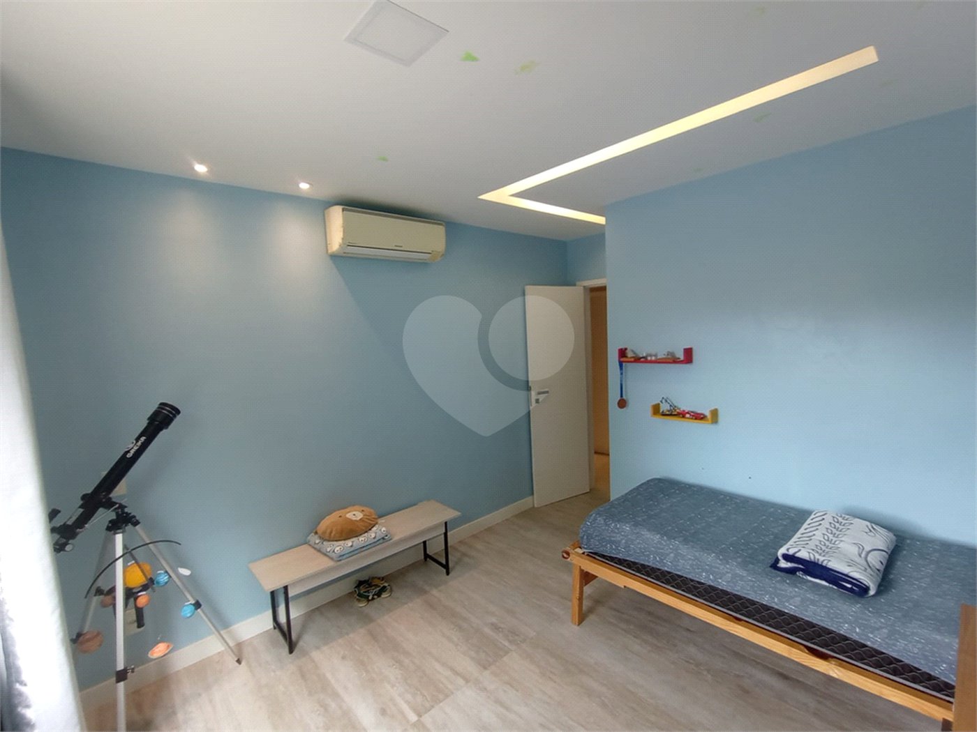 Casa à venda com 3 quartos, sendo 1 suíte, no condomínio Fazenda Cantagalo, Rio de Janeiro - RJ