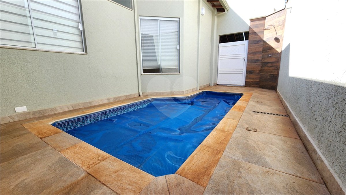Casa à venda com 3 quartos, sendo 1 suíte, no condomínio Veneto, Araraquara - SP