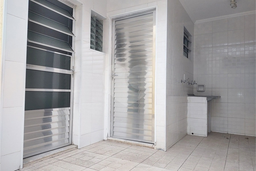 Sobrado à venda com 2 quartos em Parque Vitória, São Paulo, SP