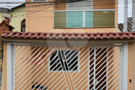 Sobrado à venda com 3 quartos, sendo 1 suíte, em Vila Vitório Mazzei, São Paulo, SP