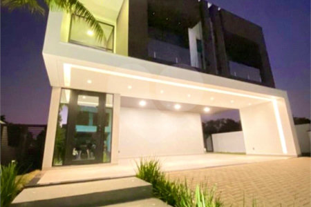 Casa à venda com 4 quartos, sendo 2 suítes, no condomínio Alphaville Nova Esplanada 1, Votorantim - SP
