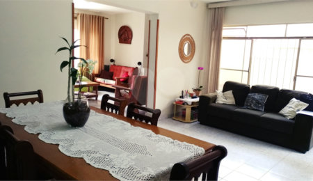Casa à venda com 4 quartos, sendo 2 suítes, em Vila Romero, São Paulo, SP