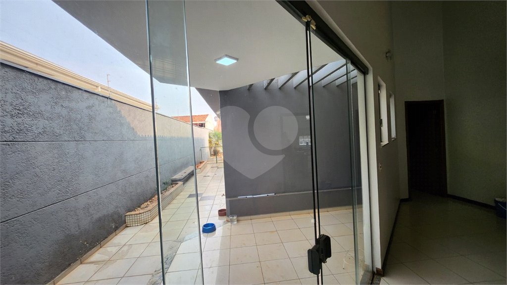 Casa à venda com 3 quartos, sendo 1 suíte, em Vila Harmonia, Araraquara, SP