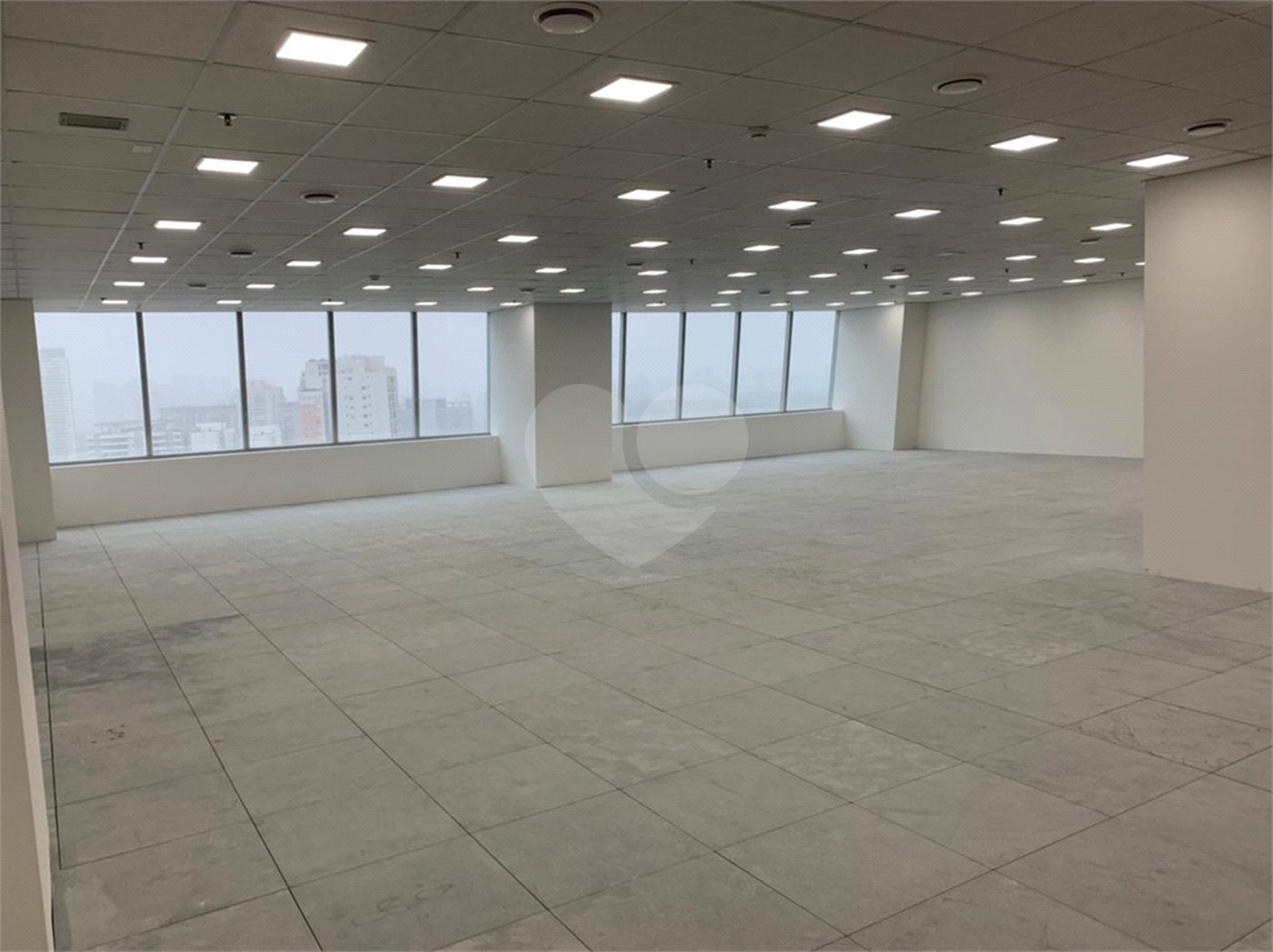 Sala à venda em Várzea de Baixo, São Paulo, SP