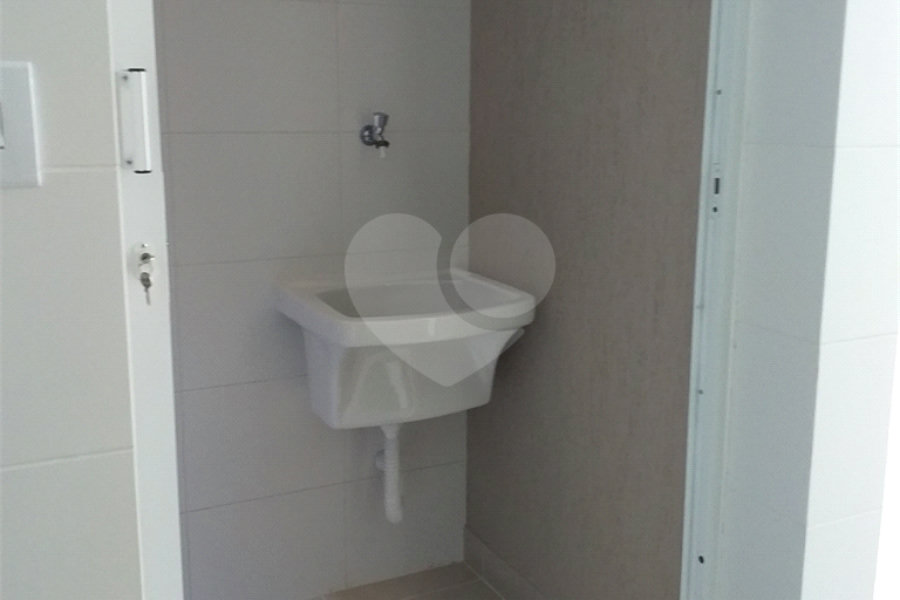 Casa à venda com 2 suítes no condomínio martinha, São Paulo - SP