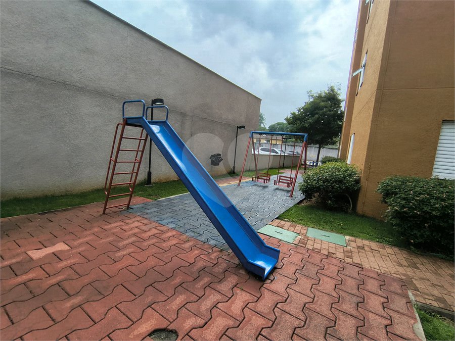 Apartamento à venda com 2 quartos, sendo 1 suíte, em Jardim Carambeí, São Roque, SP