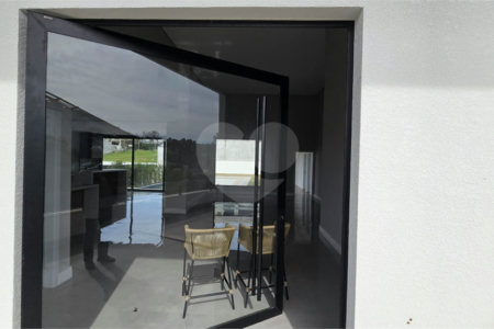 Casa à venda ou para alugar com 5 quartos, sendo 4 suítes,  no condomínio Equilibrium, Atibaia - SP