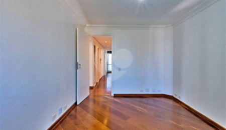 Apartamento à venda com 3 suítes em Campo Belo, São Paulo, SP