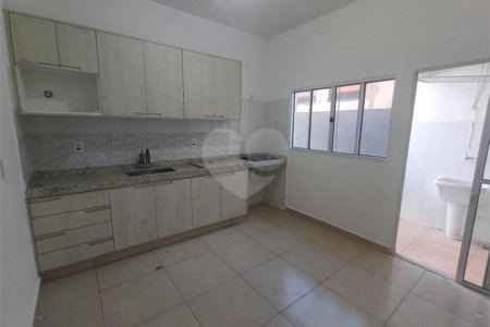 Casa à venda com 3 quartos, sendo 2 suítes, no condomínio Sollaris, Araraquara - SP