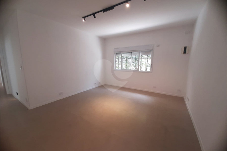 Casa Térrea à venda ou para alugar com 4 suítes em Jardim São Bento, São Paulo, SP