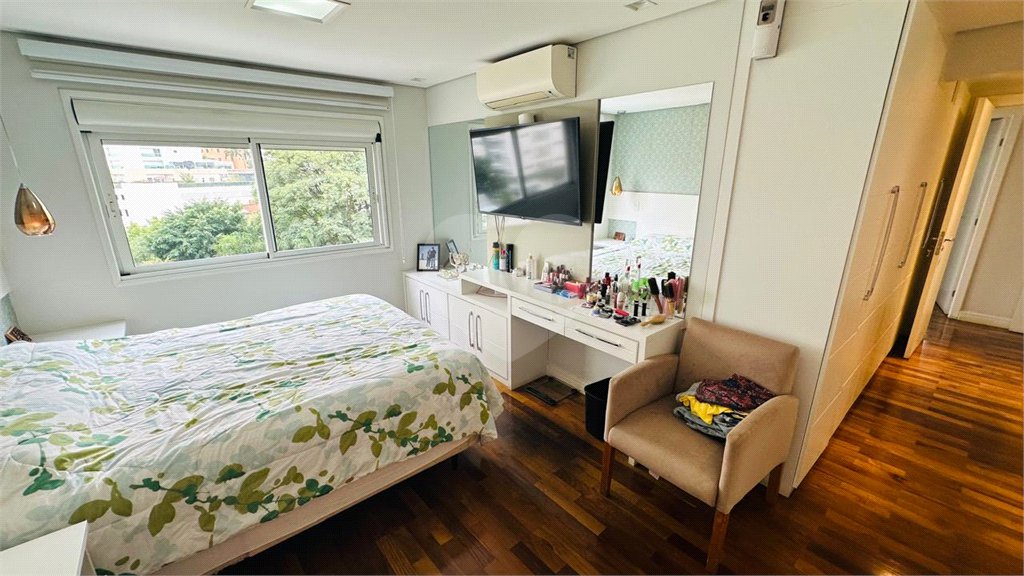 Apartamento à venda com 3 suítes em Vila Mariana, São Paulo, SP