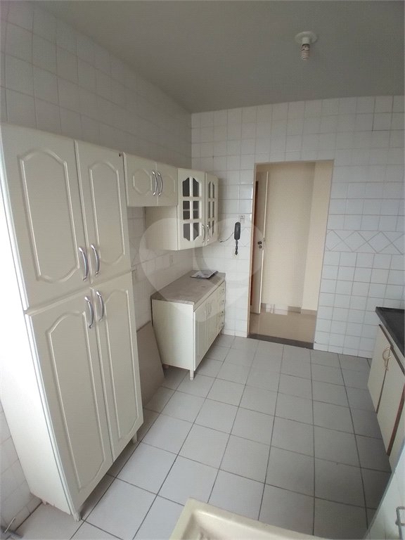 Apartamento com 3 dormitórios sendo 1 suíte.