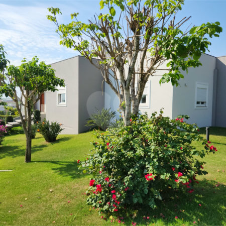 Casa à venda com 4 quartos, sendo 3 suítes, no condomínio Terras de Mont Serrat, Salto - SP