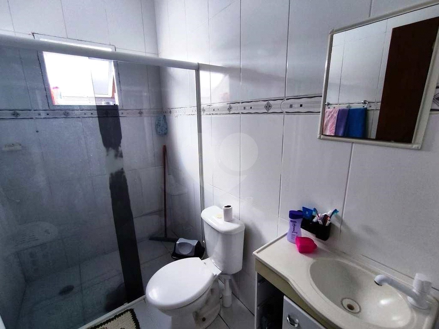 Sobrado à venda com 3 quartos, sendo 1 suíte,  em Residencial Colinas, Mogi das Cruzes, SP