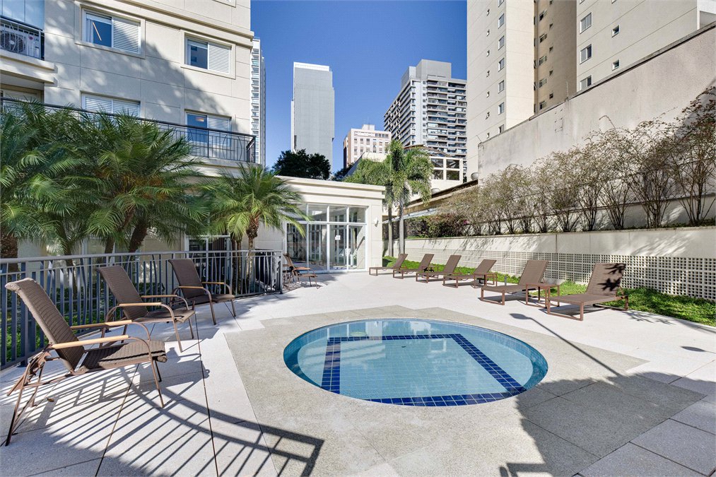 Apartamento à venda com 3 quartos, sendo 1 suíte, em Santo Amaro, São Paulo, SP