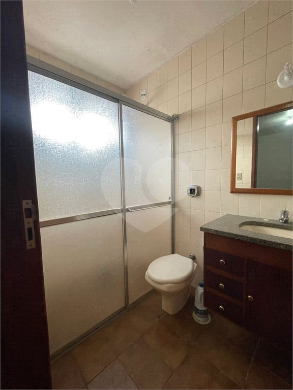 Sobrado à venda com 5 quartos, sendo 2 suítes,  em Vila Oliveira, Mogi das Cruzes, SP