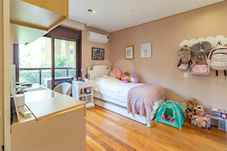 Apartamento à venda com 4 quartos, sendo 3 suítes, em Santa Cecília, São Paulo, SP