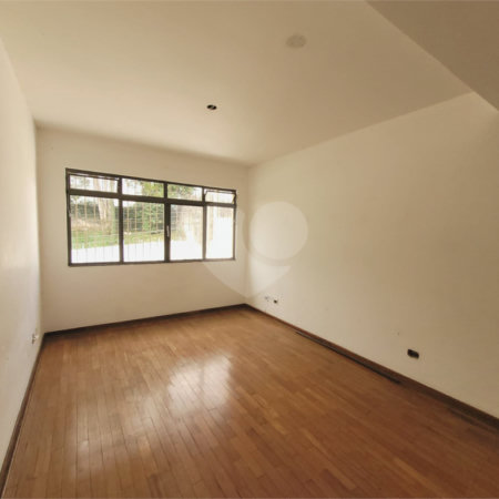 Casa à venda com 3 quartos, sendo 1 suíte, em Parque Maria Domitila, São Paulo, SP