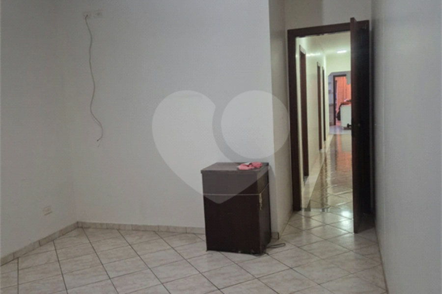 Sobrado à venda com 3 quartos, sendo 1 suíte, em Vila Bonilha, São Paulo, SP