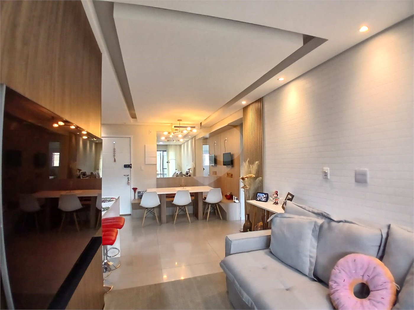 Apartamento à venda com 2 quartos, sendo 1 suíte,  em Bairro do Cambará, São Roque, SP