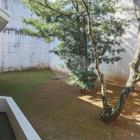 Casa à venda com 4 quartos, sendo 2 suítes, no condomínio Bristol Village, São Paulo - SP