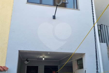 Sobrado à venda com 3 quartos em Bortolândia, São Paulo, SP