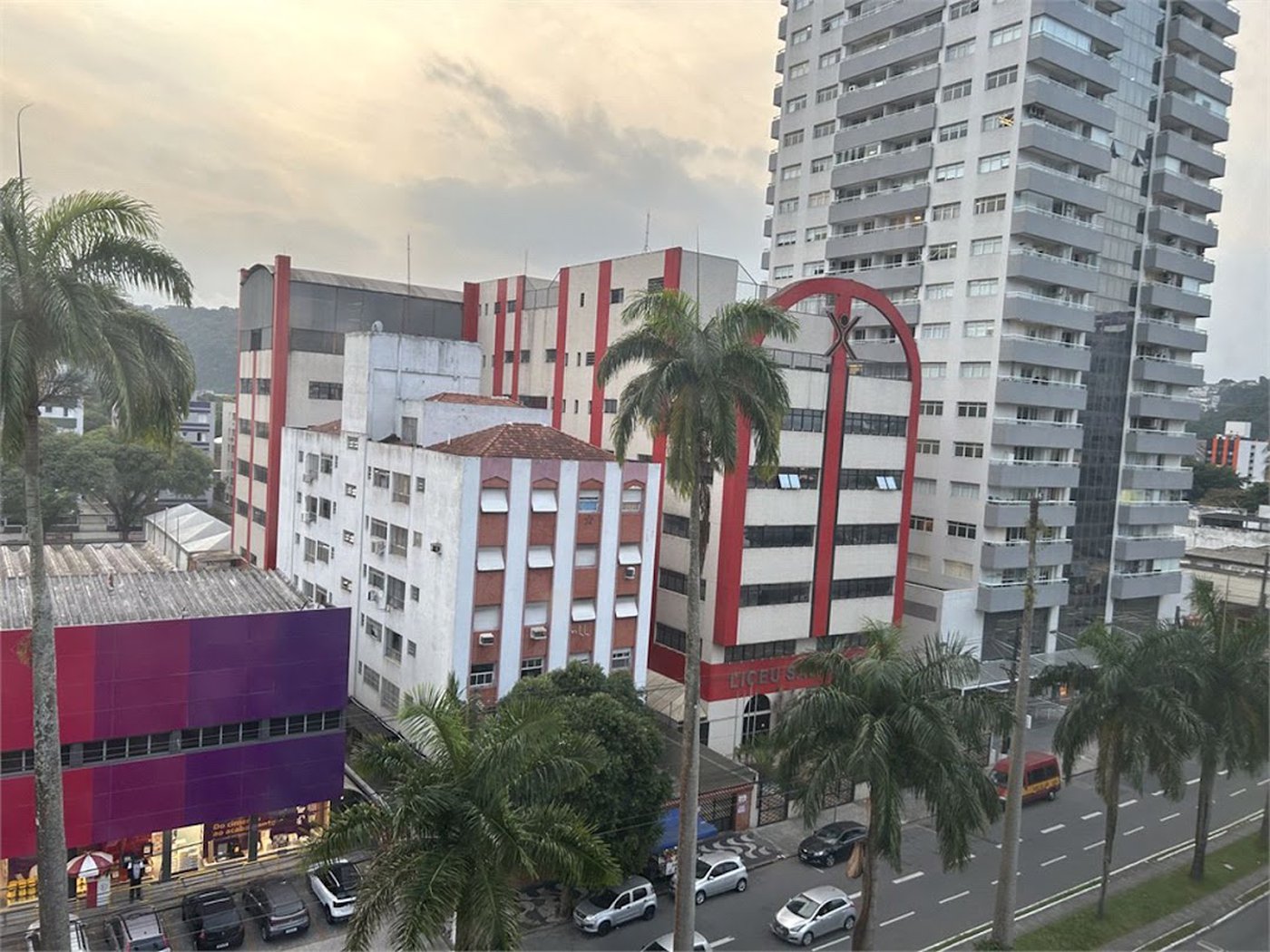 Sala Comercial à Venda no Gonzaga – Avenida Ana Costa – Santos/Sp