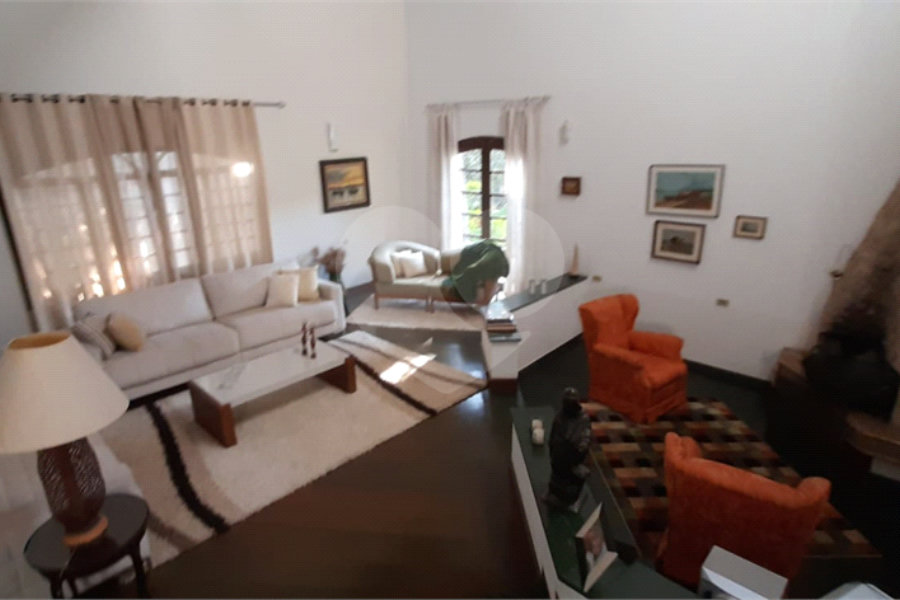 Casa à venda com 3 quartos, sendo 1 suíte, no condomínio Sausalito, Mairiporã - SP
