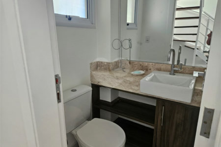 Casa à venda com 2 quartos, sendo 1 suíte, no condomínio Vitória Park, Suzano - SP
