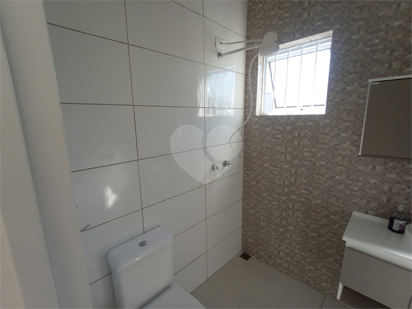 Casa à venda com 3 quartos, sendo 1 suíte,  em Residencial Lago dos Ipês, Itapetininga, SP